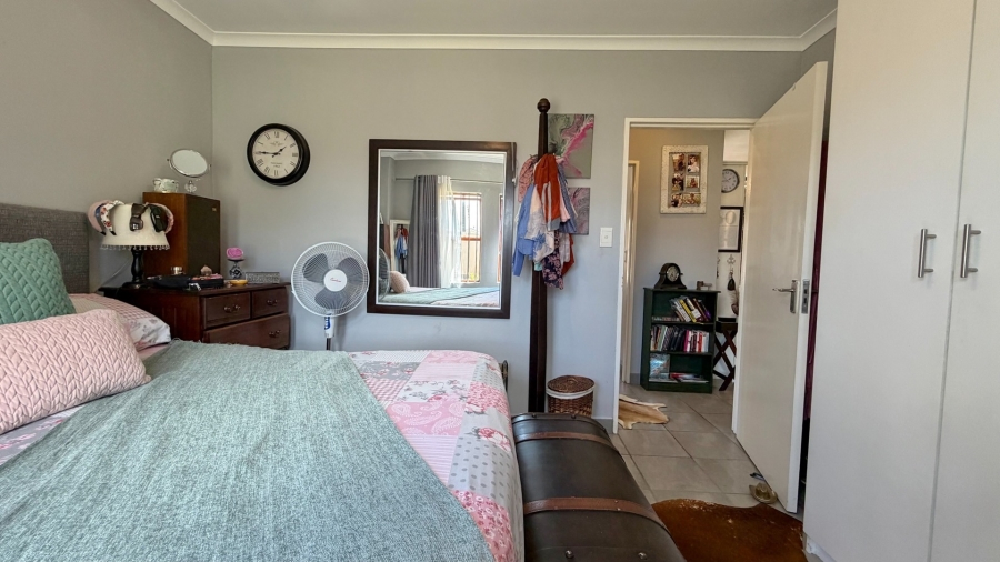 2 Bedroom Property for Sale in Twin Palms Western Cape
